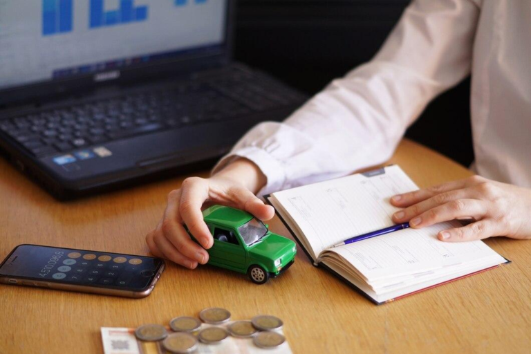 Descubra como realizar um refinanciamento de veículo e os tipos de veículos aceitos. | Foto: Freepik.